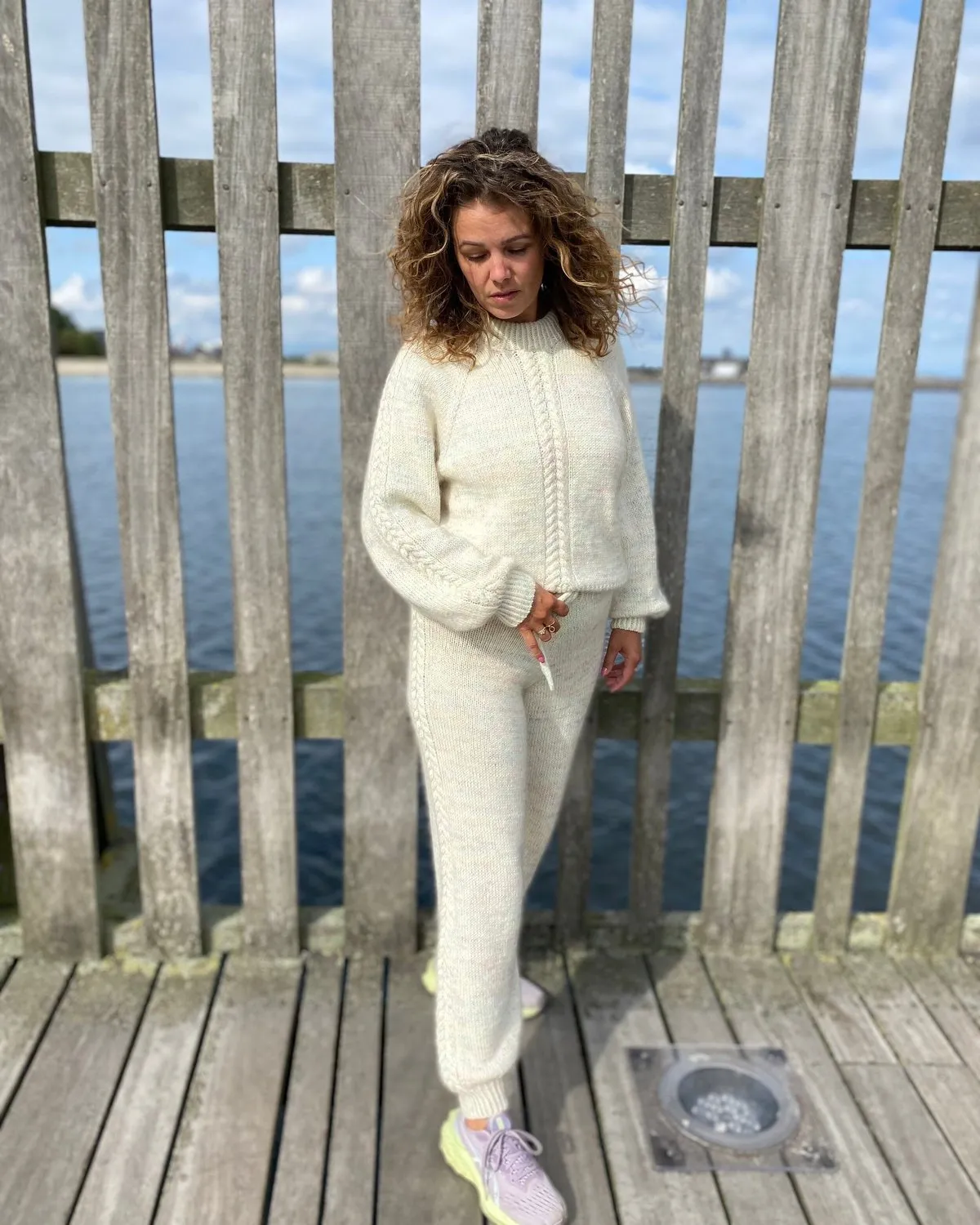 Twist and Shout Sweat Suit Deutsch